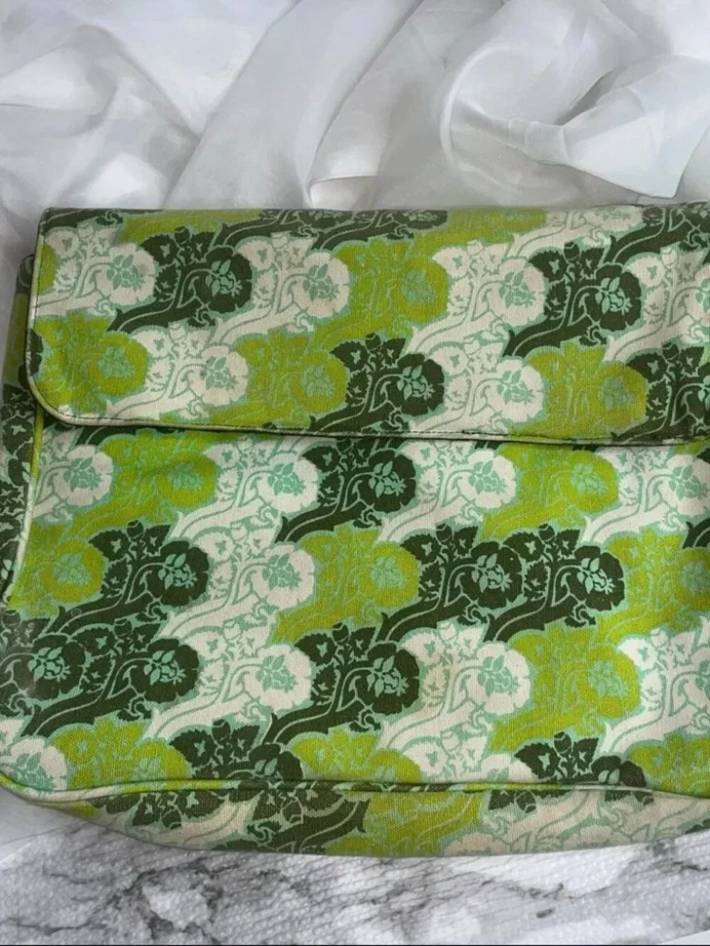 Lifepod Green Floral Print Laptop Case
